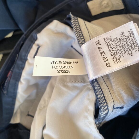 Vineyard Vines Holiday Pants - Woodie Truck with Christmas Tree - Preppy - EUC - Picture 14 of 14